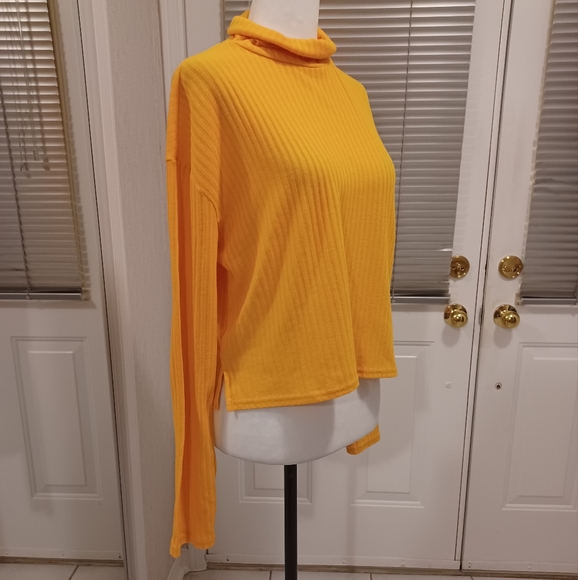 4/$40 Yellow Turtleneck - Size Medium - Picture 3 of 7